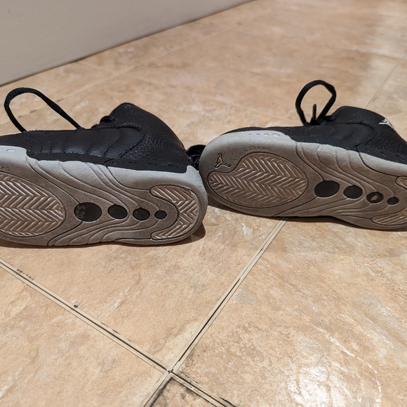 Nike Jordan running shoes - Picture 3 of 5